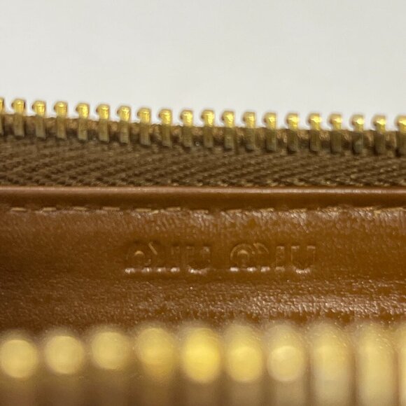 Miu Miu Crocodile-Embossed Leather Zip-Around Wallet, Cammello - Preowned - Picture 13 of 16